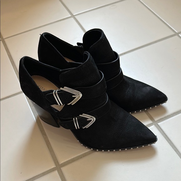 Gianni Bini Black Suede Heeled Ankle Booties with Pointed Toe - Picture 5 of 5